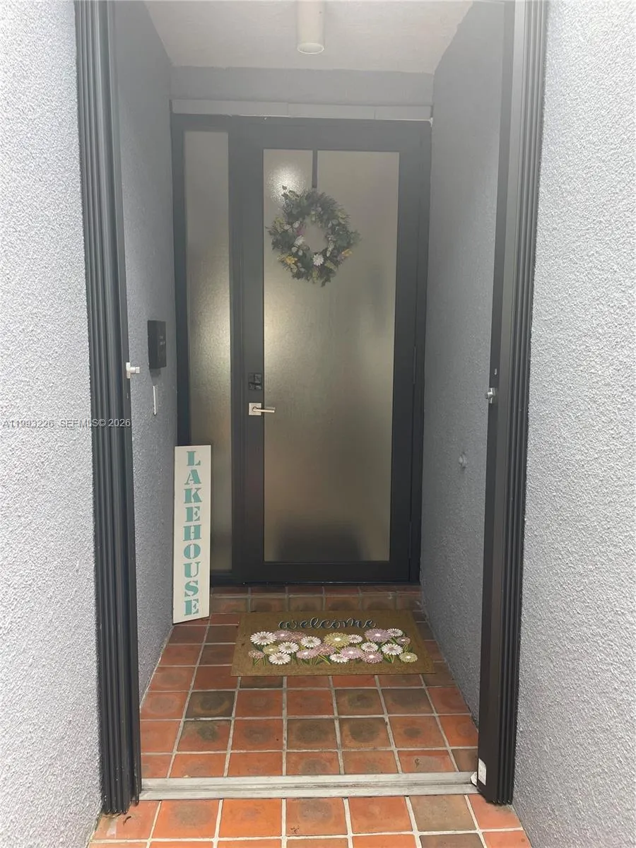 6386 N Milk Wagon Ln, Miami Lakes FL 33014