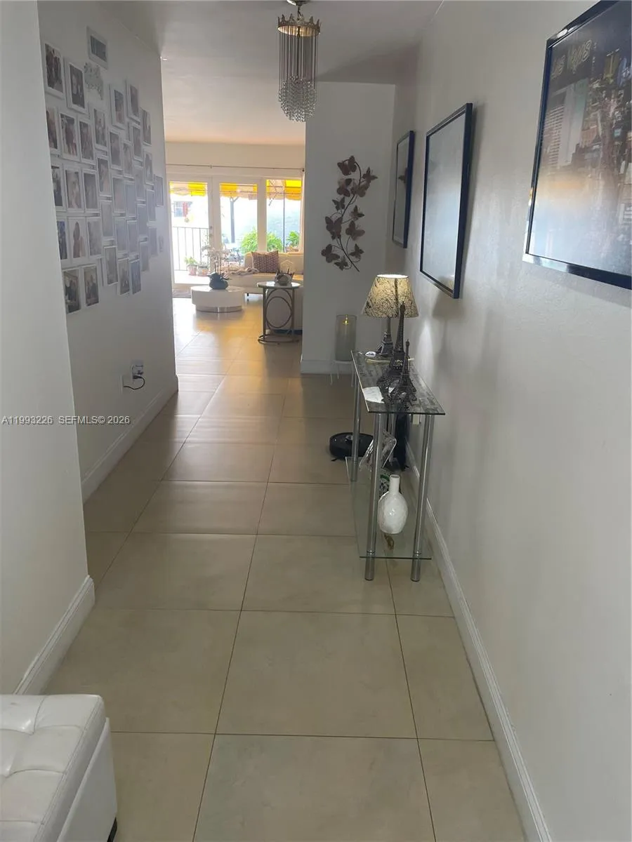 6386 N Milk Wagon Ln, Miami Lakes FL 33014