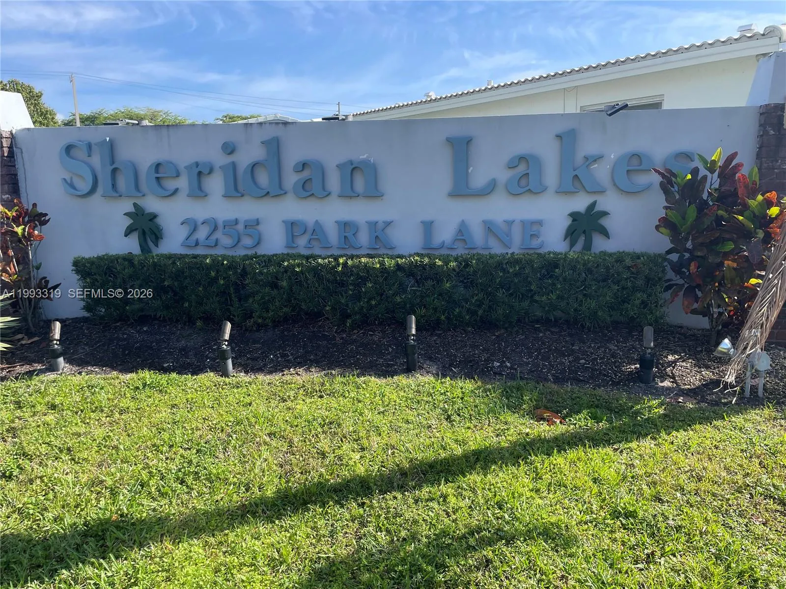 1 bedroom 1 bath for sale at 2300 Park Ln # 208, Hollywood FL 33021