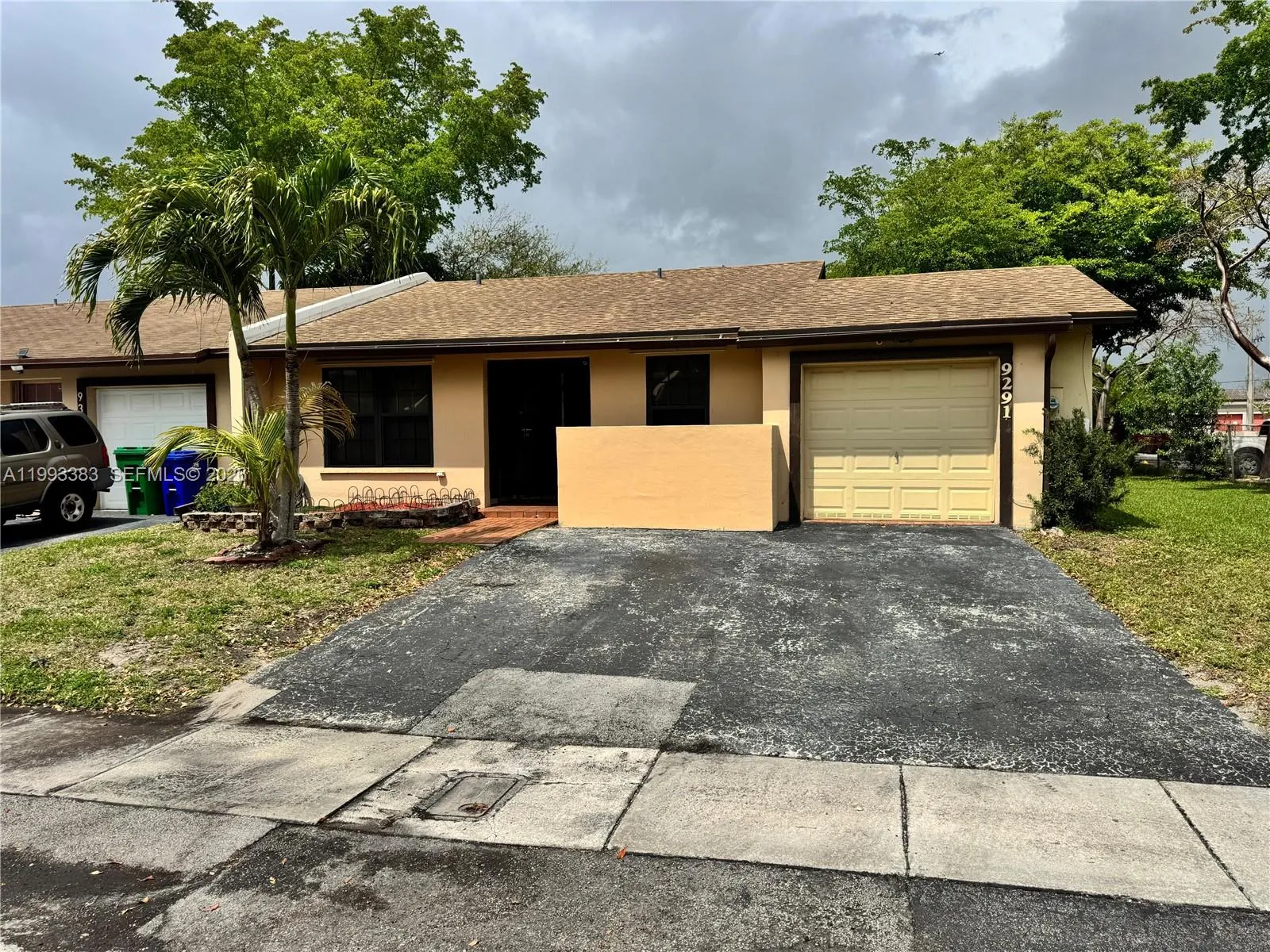 2 bedroom 2 bath for sale at 9291 E Fern Ln, Miramar FL 33025