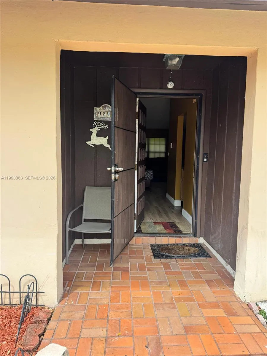 9291 E Fern Ln, Miramar FL 33025