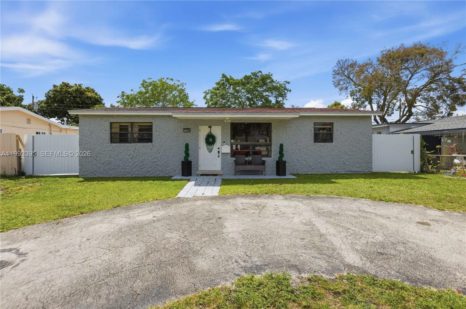 3 bedroom 2 bath for rent at 7390 Cleveland St, Hollywood FL 33024