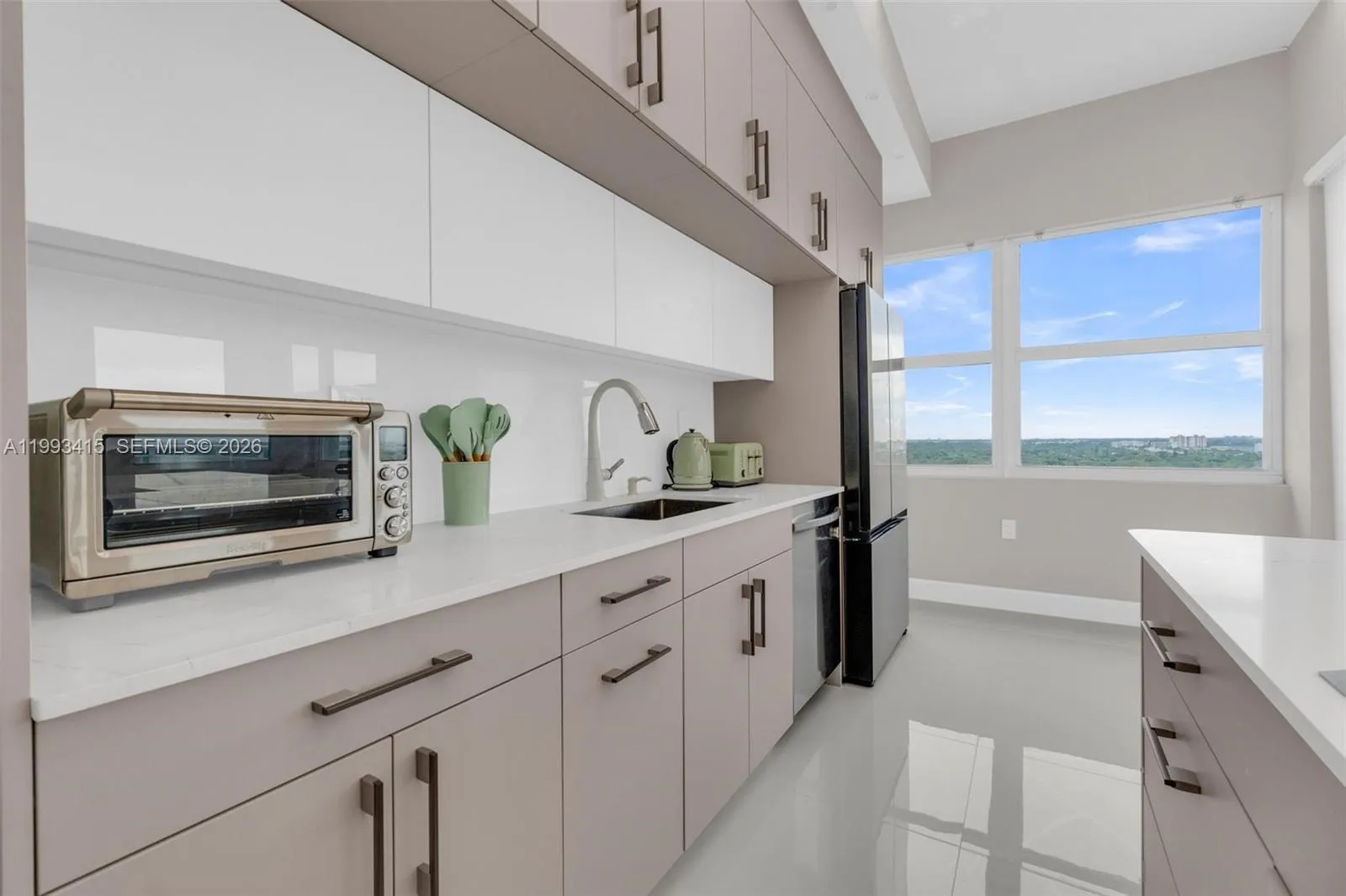 18011 Biscayne Blvd, Aventura FL 33160