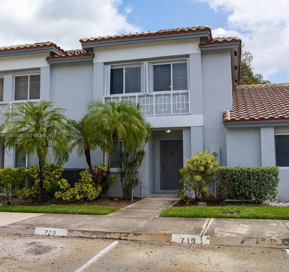 3 bedroom 2 bath for rent at 719 NW 208th Way # 719, Pembroke Pines FL 33029