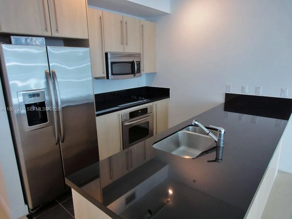 1111 SW 1 AV, Miami FL 33130