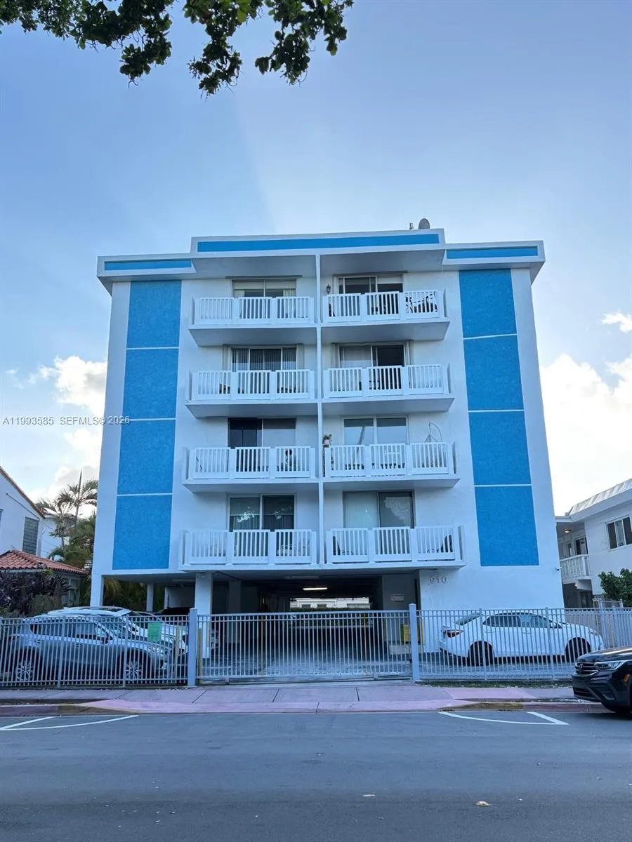 1 bedroom 1 bath for sale at 910 Michigan Ave # 505, Miami Beach FL 33139