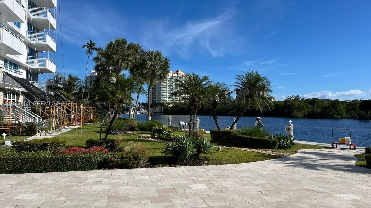1 bedroom 1 bath for rent at 888 Intracoastal Dr # 6E, Fort Lauderdale FL 33304