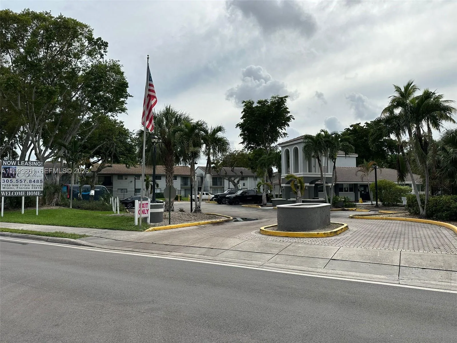 7200 NW 179th St # 303, Hialeah FL 33015