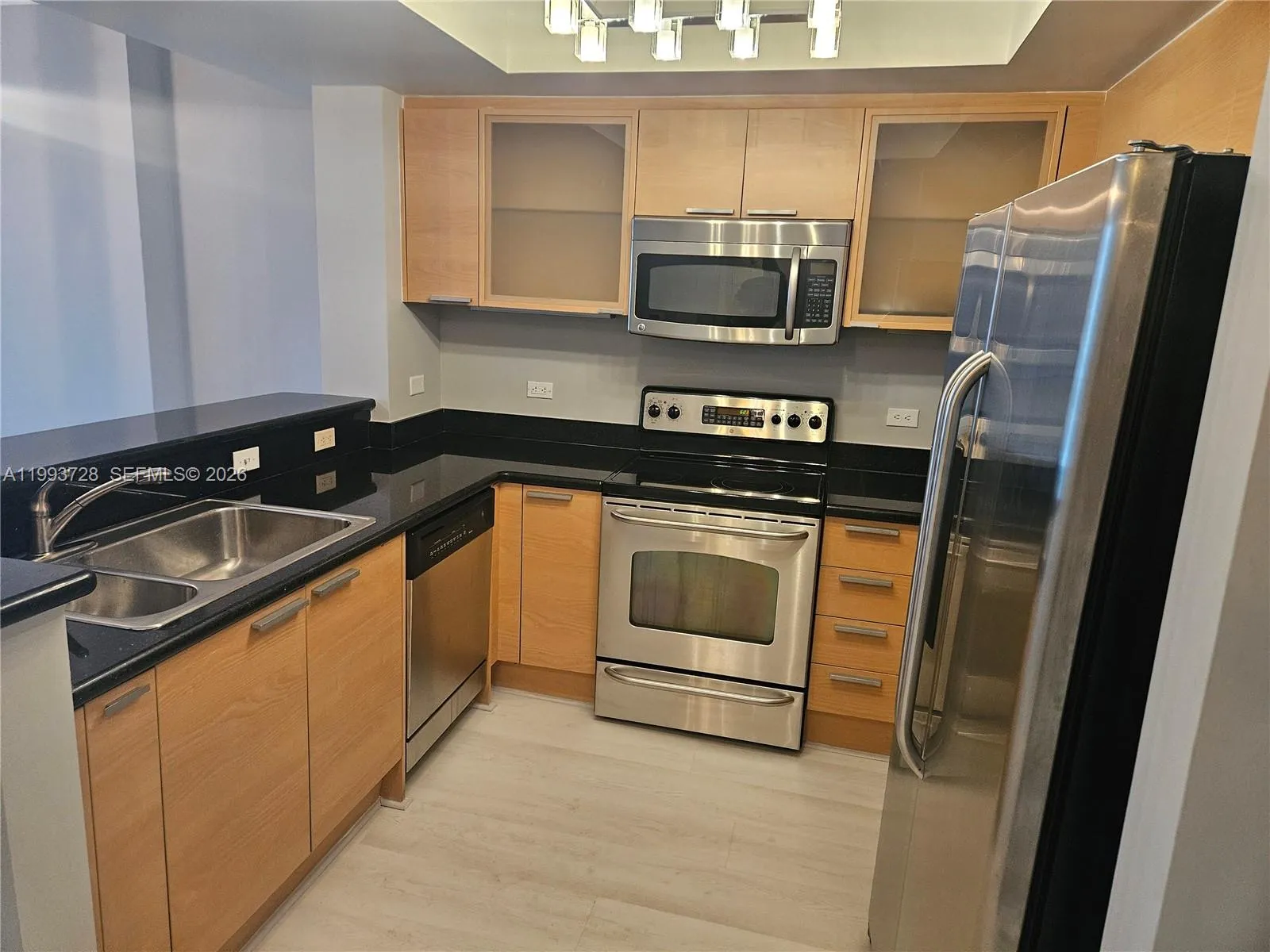 1 bedroom 1 bath for rent at 140 S Dixie Hwy # 822, Hollywood FL 33020