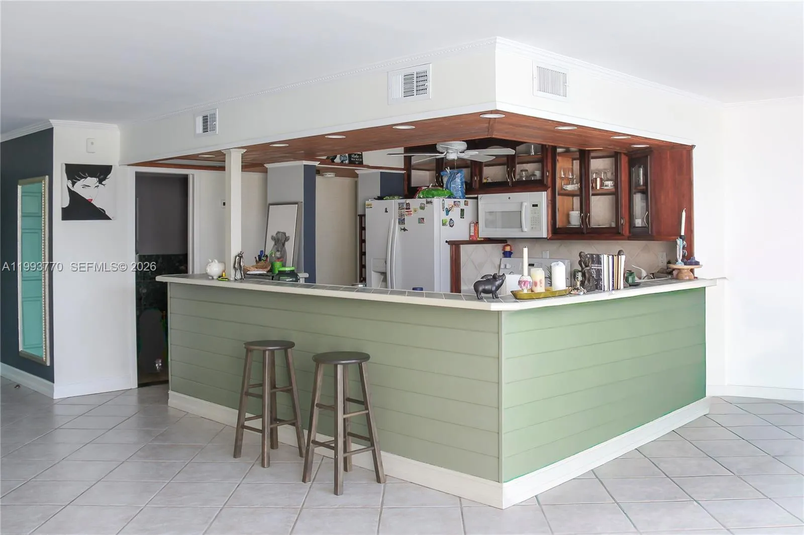 1 bedroom 1 bath for sale at 2001 Atlantic Shores Blvd # 312, Hallandale Beach FL 33009