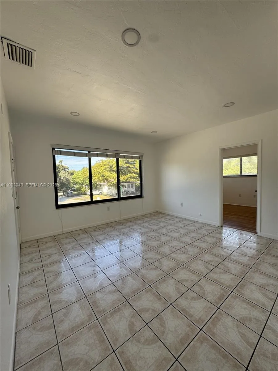 350 Madeira Ave # D, Coral Gables FL 33134