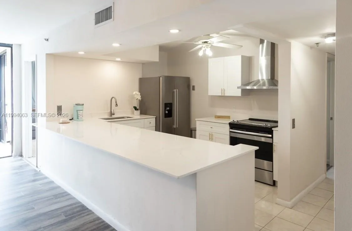 105 Lake Emerald Dr # 708, Oakland Park FL 33309