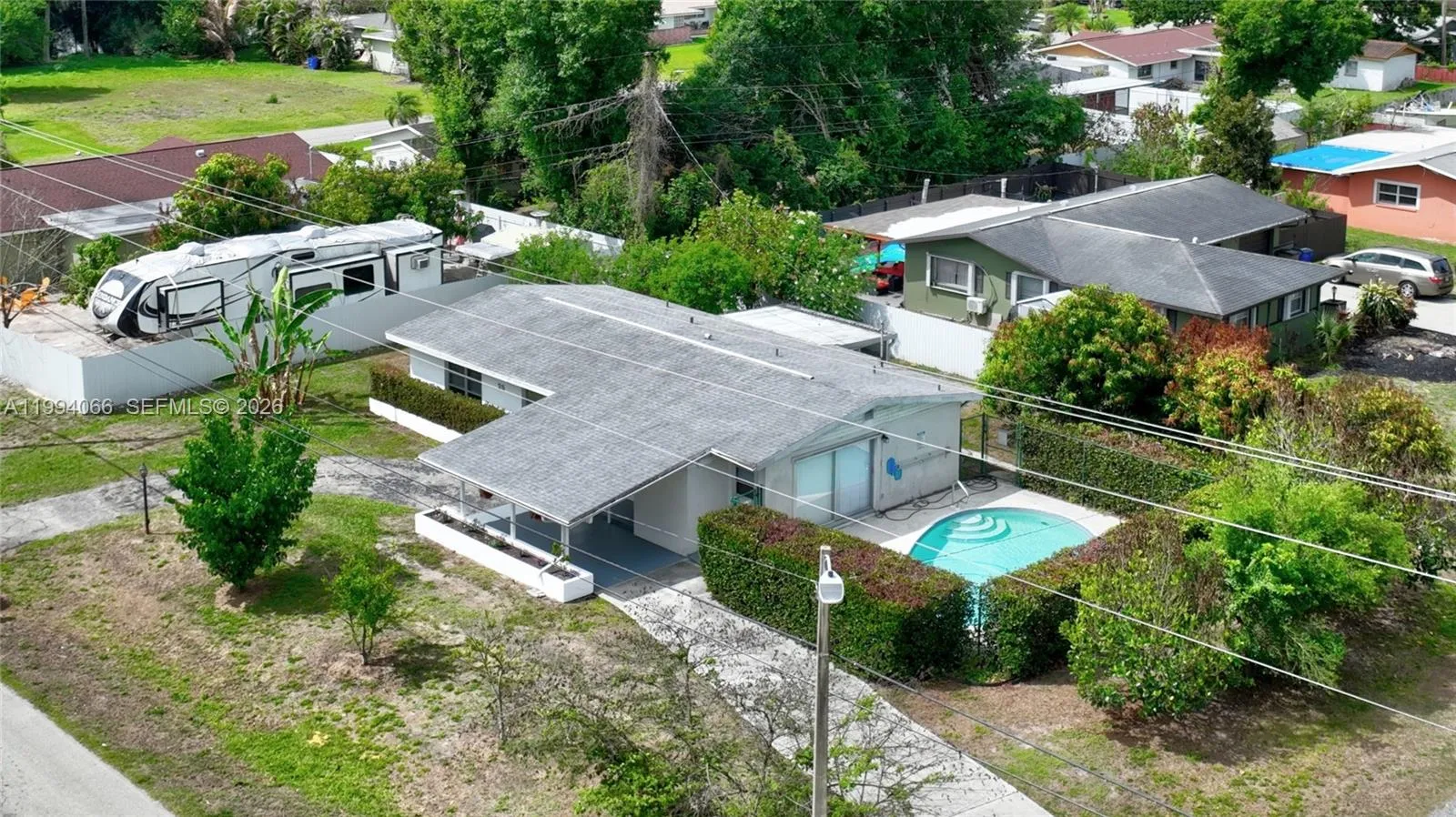 2 bedroom 2 bath for sale at 25 N Maples St., Lehigh Acres FL 33936