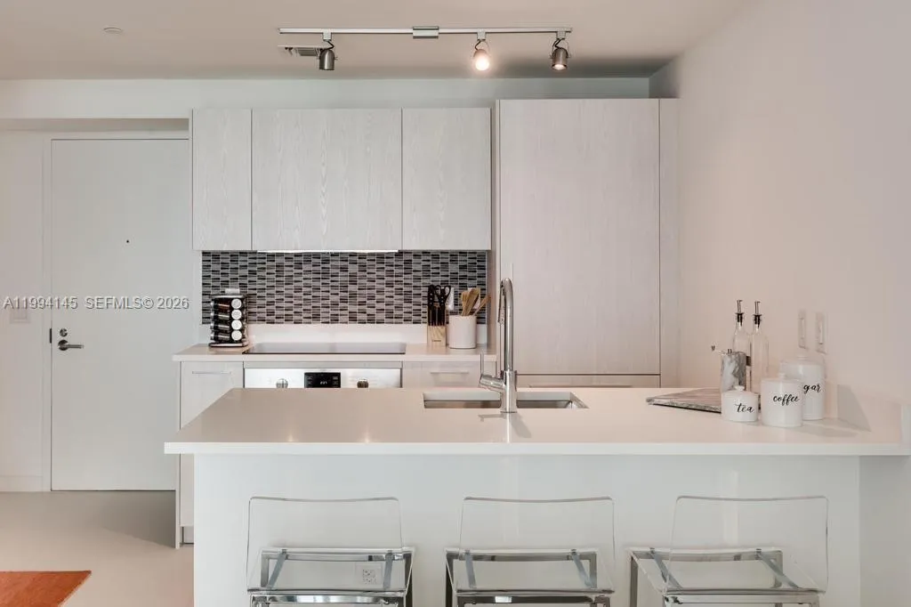 501 NE 31st St # 2003, Miami FL 33137