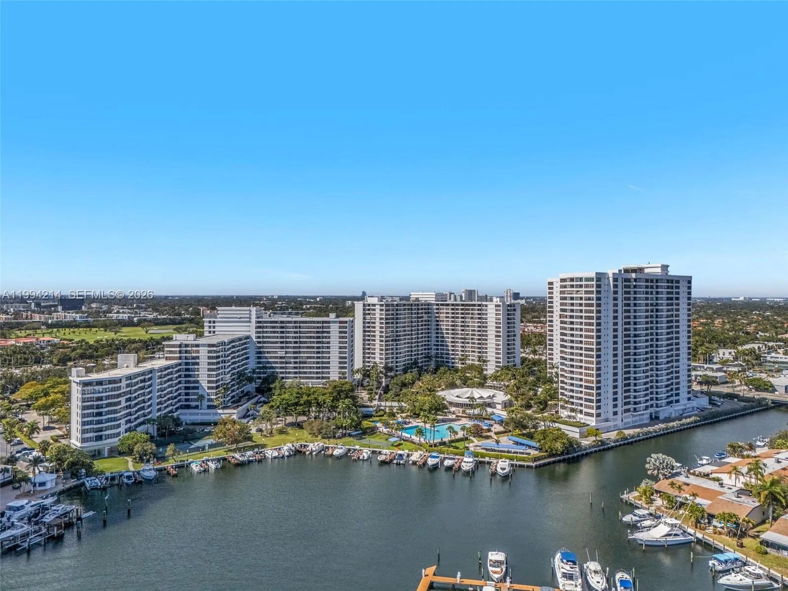 2 bedroom 2 bath for rent at 2500 PARKVIEW DR # 1418, Hallandale Beach FL 33009