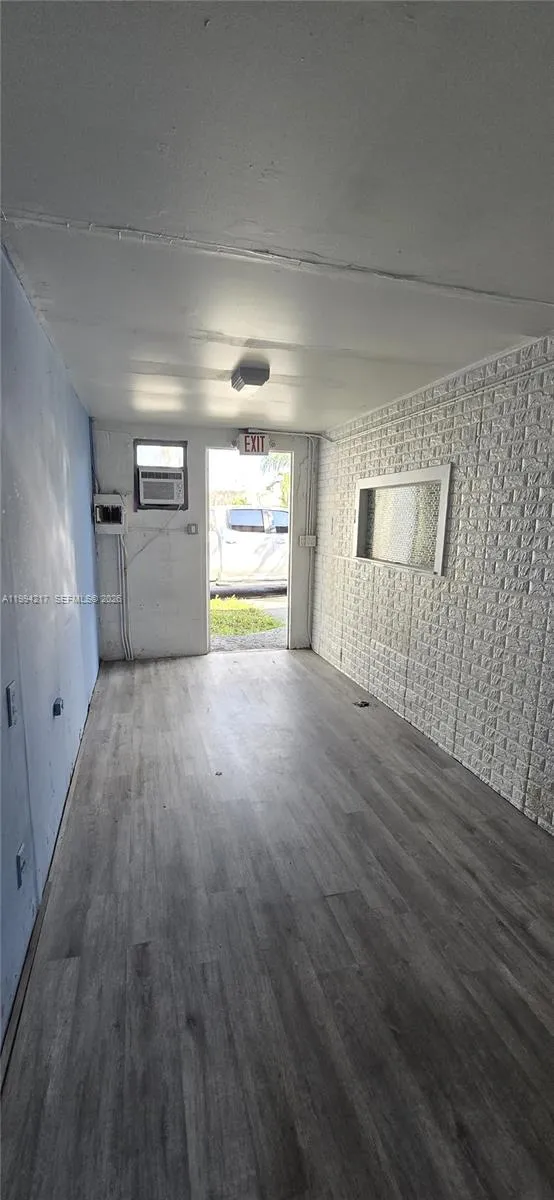 2122 SW 58th Ter, West Park FL 33023