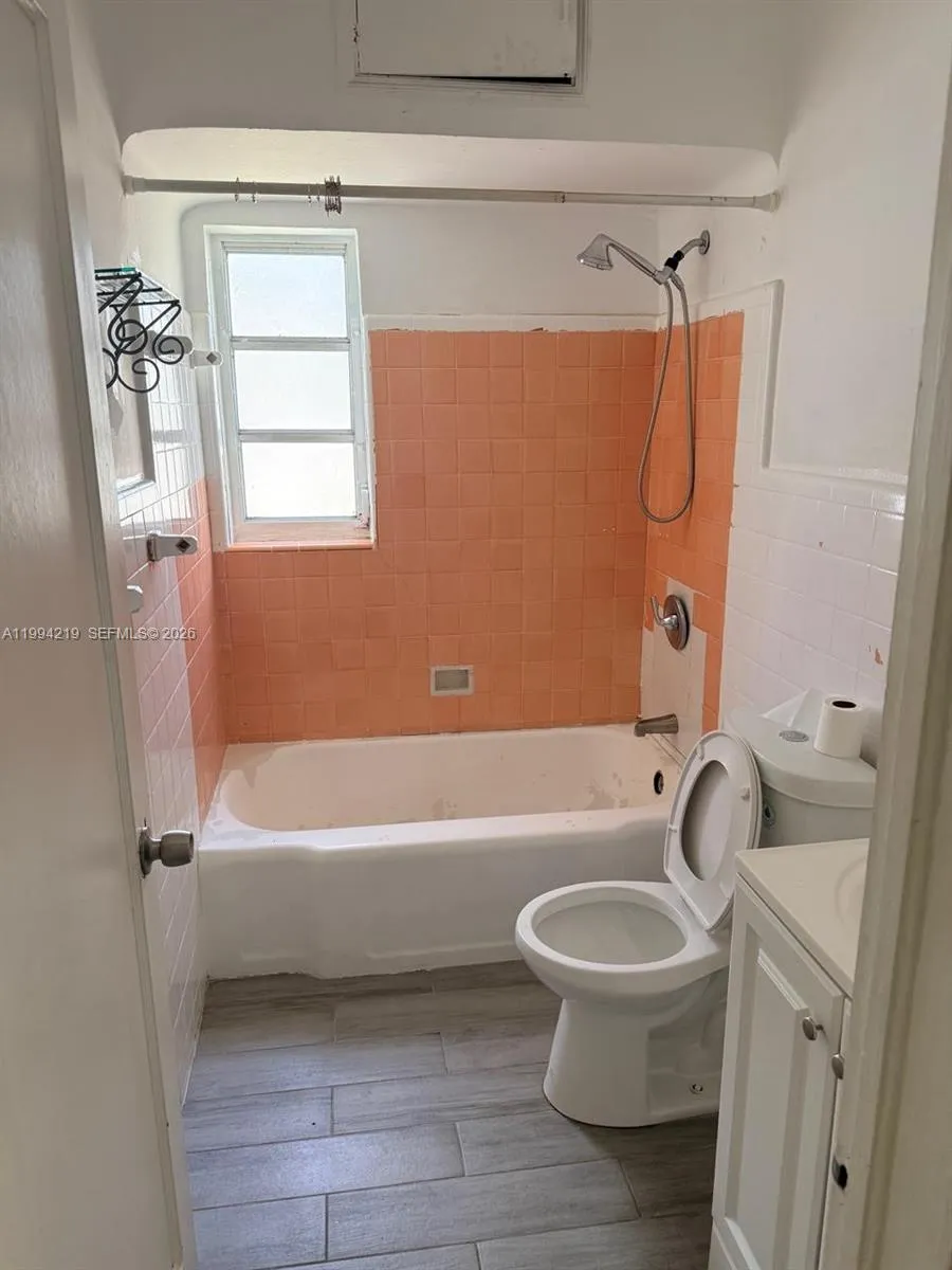 1026 NW 50th St # 1, Miami FL 33127