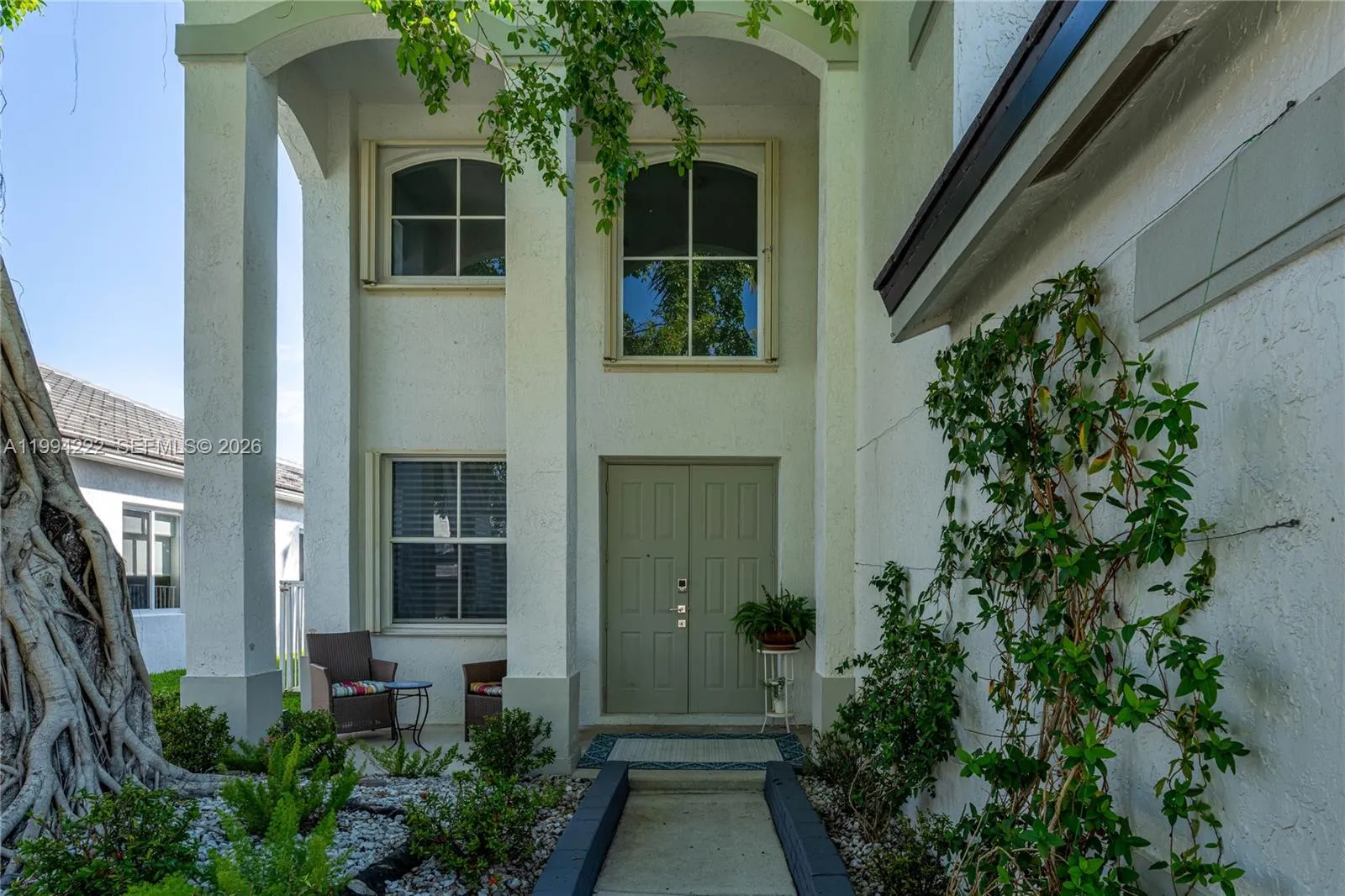 910 Sunflower Cir, Weston FL 33327