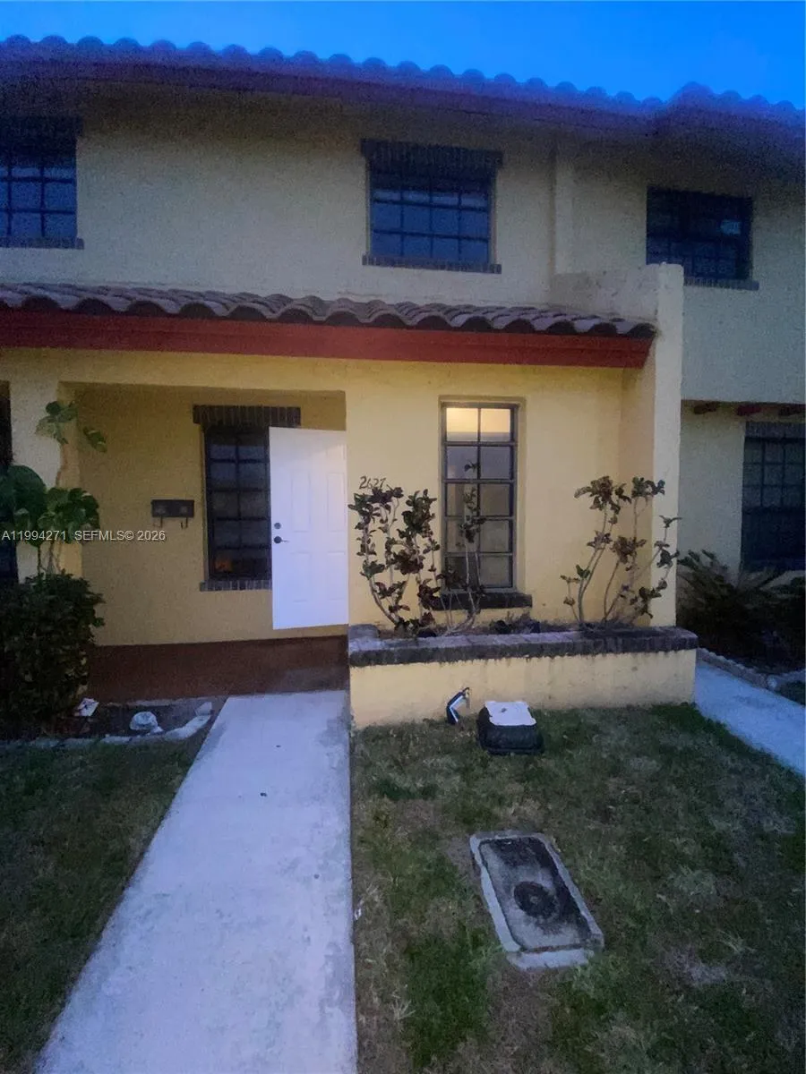 2627 NW 47th Ter # 206, Lauderdale Lakes FL 33313