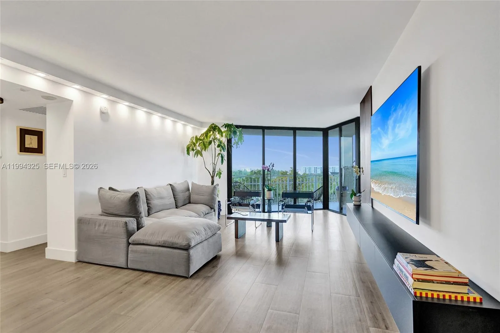 1000 Quayside Ter # 707, Miami FL 33138