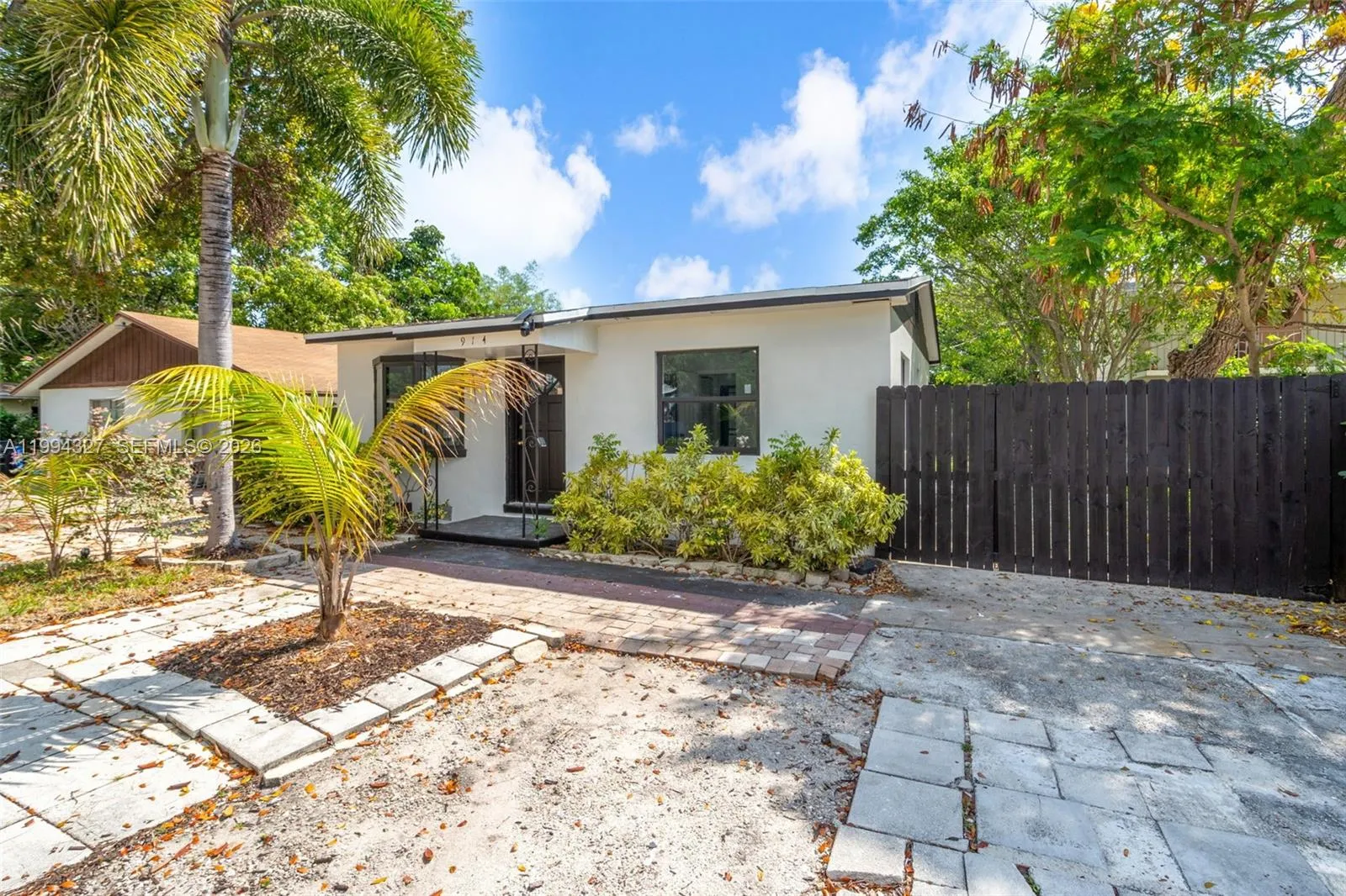 914 S L St, Lake Worth FL 33460