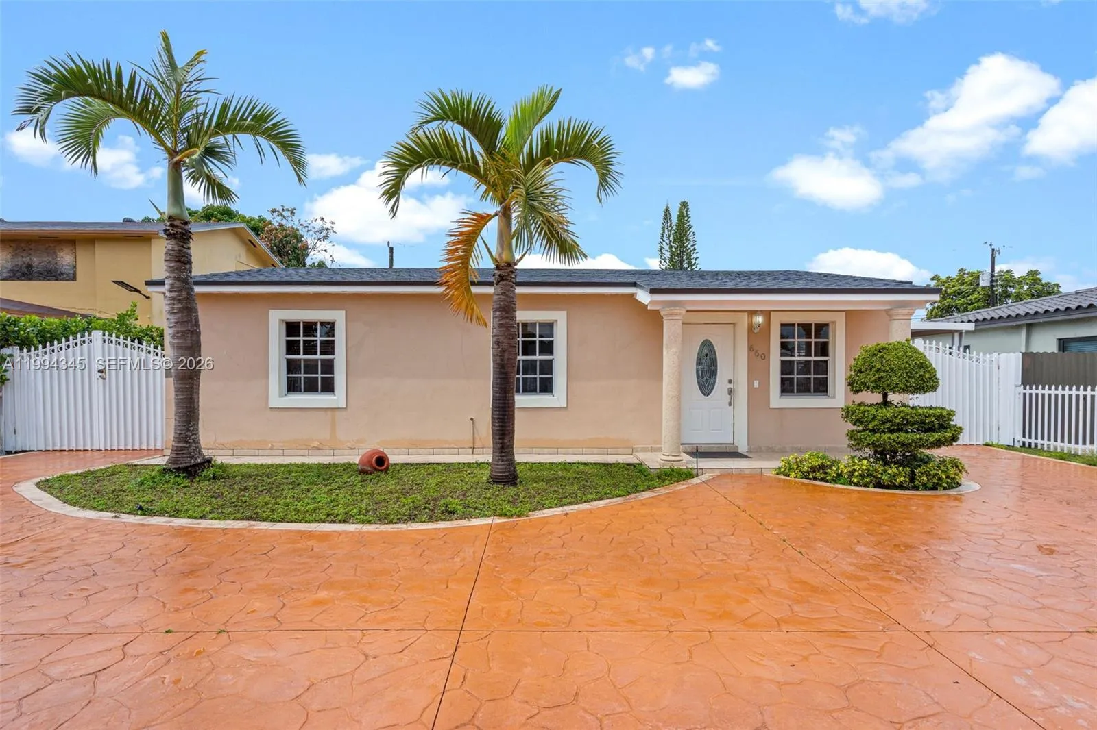 660 E 9th Ct, Hialeah FL 33010