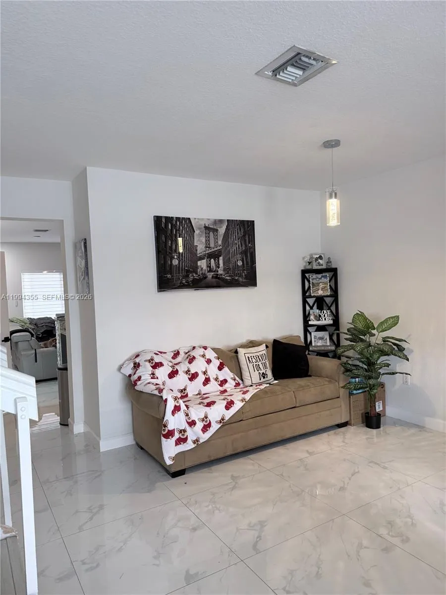 8470 SW 150th Ave # 6, Miami FL 33193