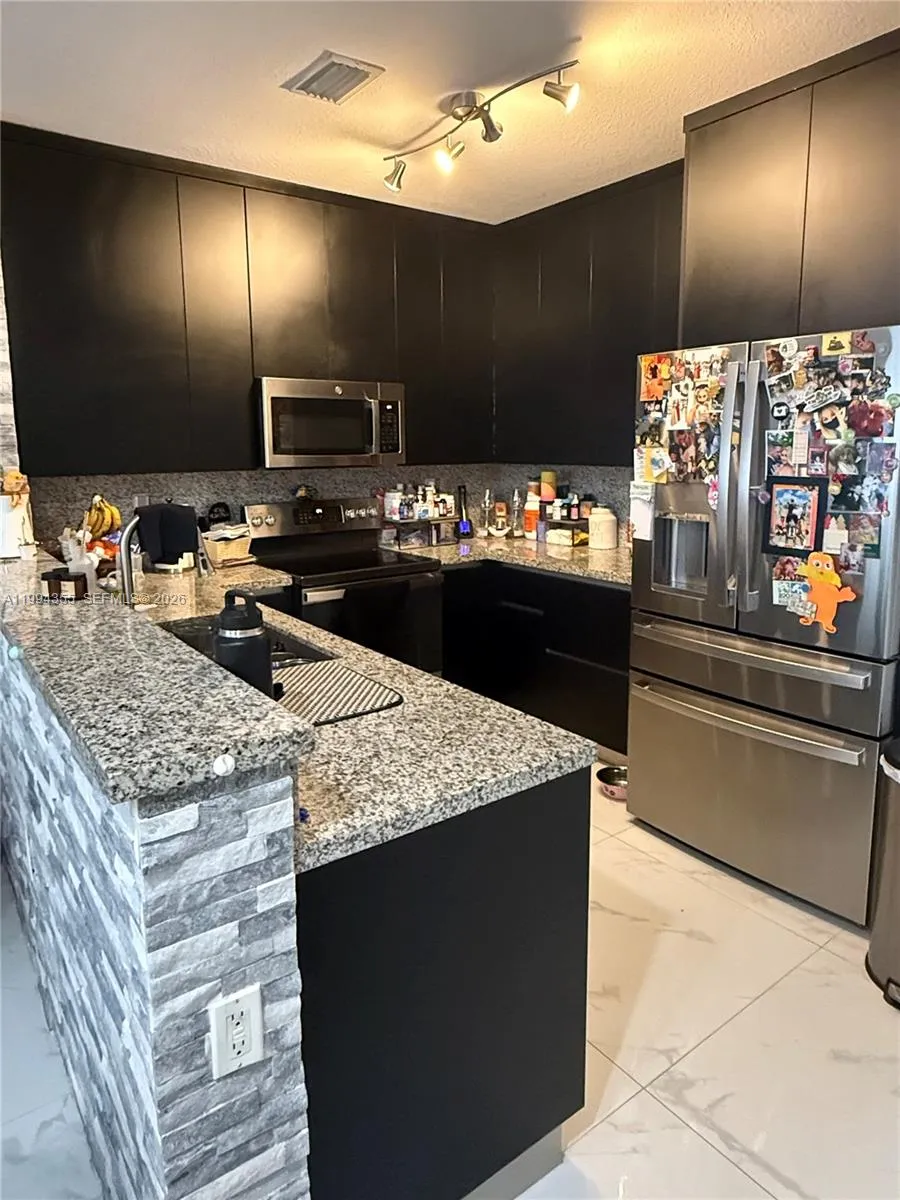 8470 SW 150th Ave # 6, Miami FL 33193