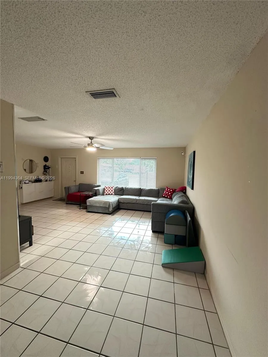 4801 NW 13th Ave, Deerfield Beach FL 33064