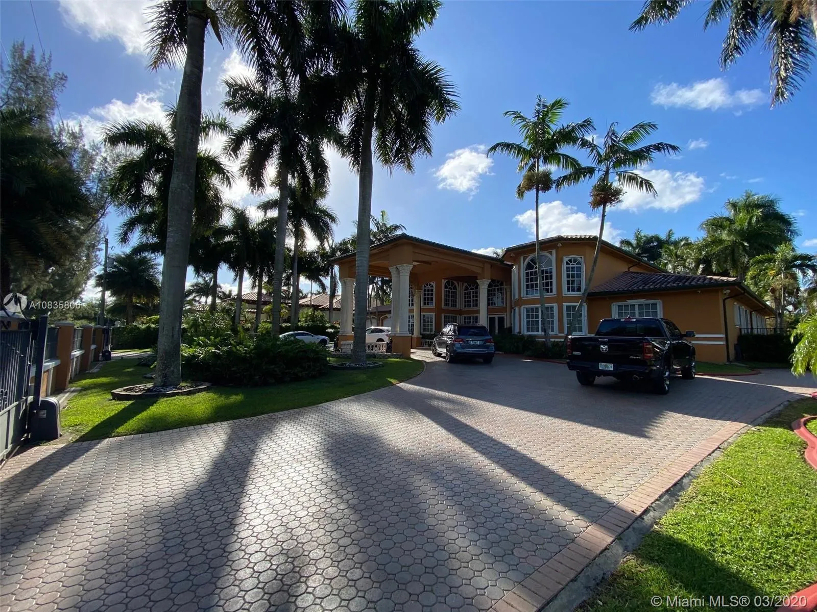 7 bedroom 5 bath for sale at 9928 NW 133rd St, Hialeah Gardens FL 33018