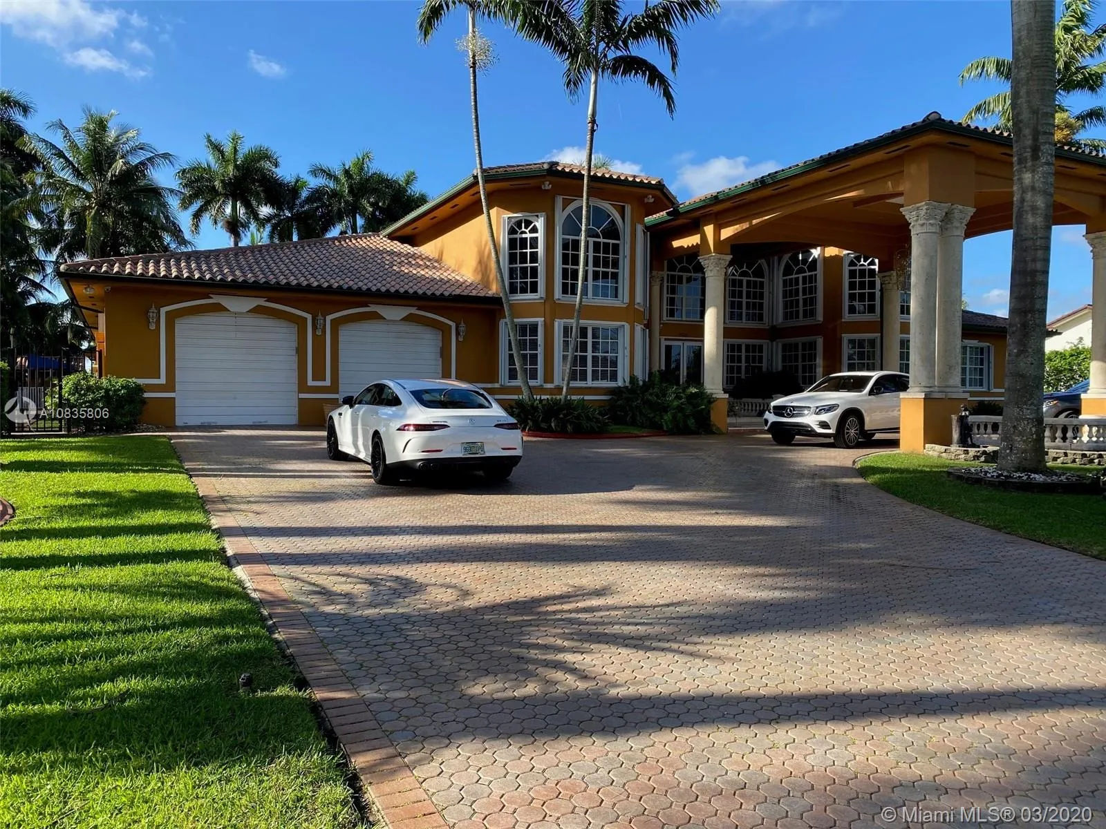 9928 NW 133rd St, Hialeah Gardens FL 33018