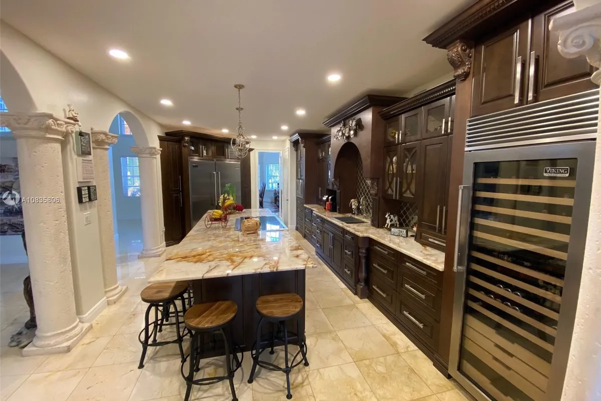 9928 NW 133rd St, Hialeah Gardens FL 33018