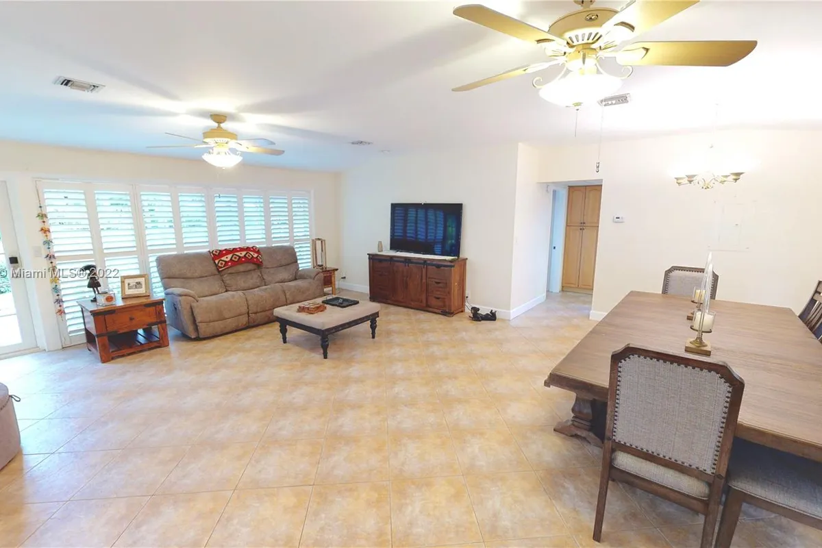 2624 Nassau Ln, Fort Lauderdale FL 33312