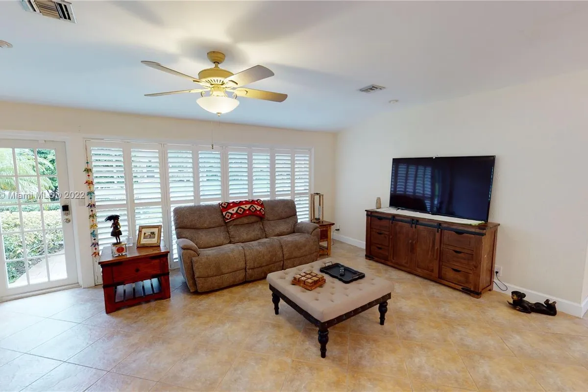 2624 Nassau Ln, Fort Lauderdale FL 33312