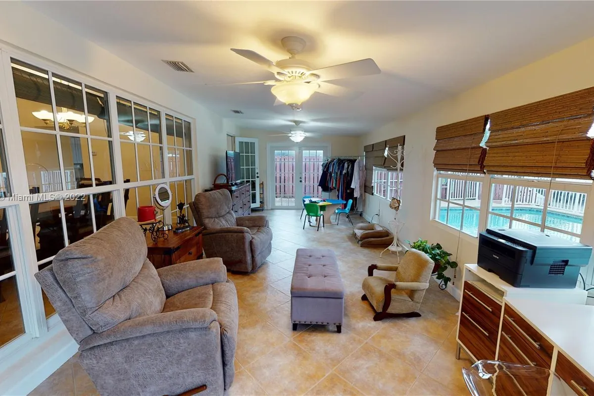 2624 Nassau Ln, Fort Lauderdale FL 33312