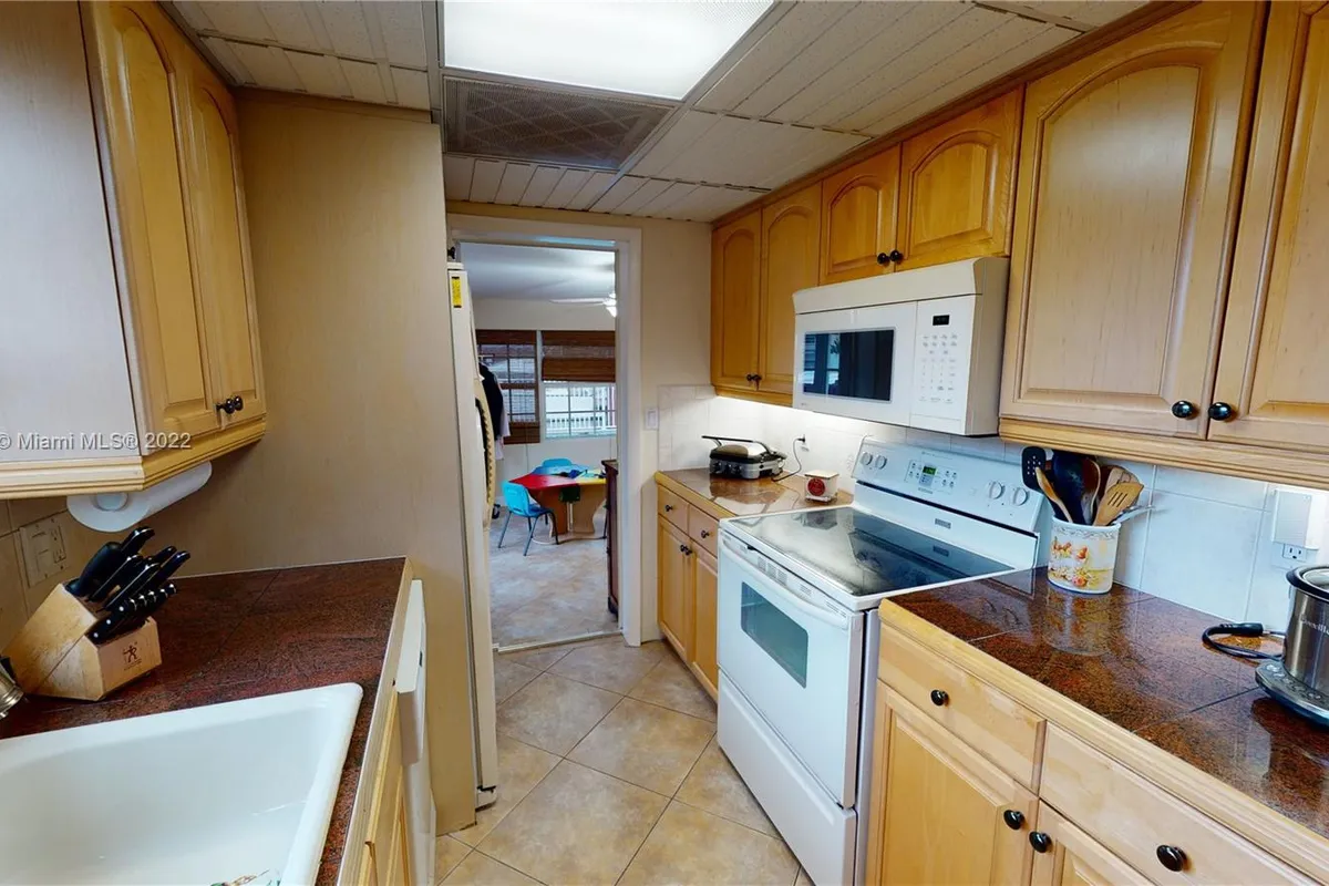 2624 Nassau Ln, Fort Lauderdale FL 33312