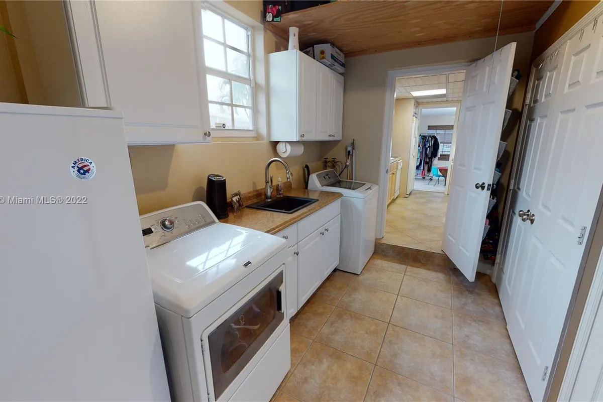 2624 Nassau Ln, Fort Lauderdale FL 33312