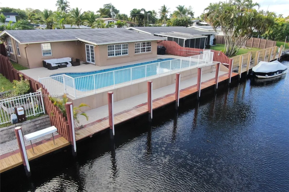 2624 Nassau Ln, Fort Lauderdale FL 33312