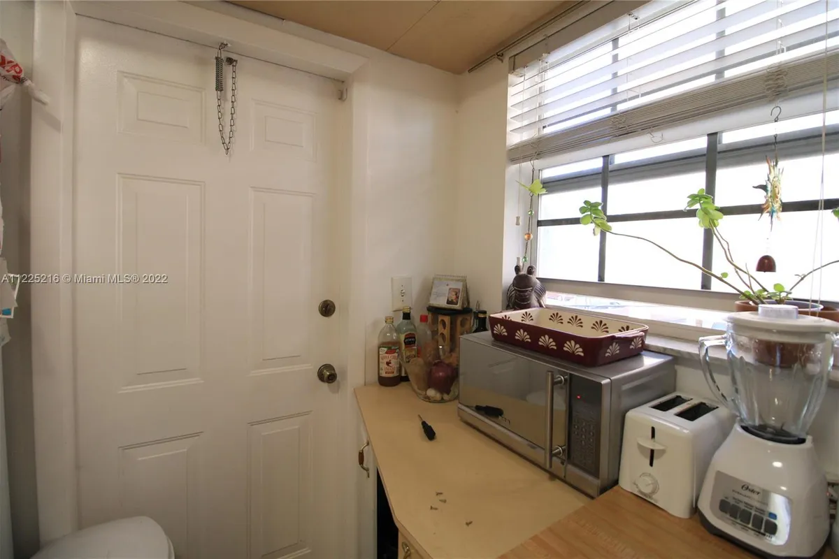 9260 Bay Harbor Ter # 22, Bay Harbor Islands FL 33154