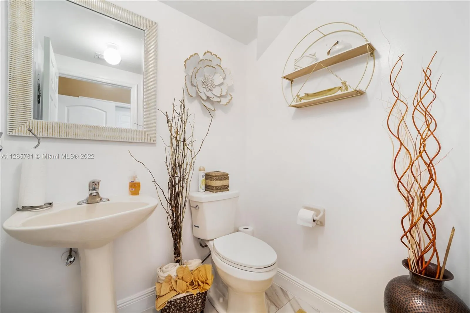 1661 SE 17th St, Homestead FL 33035