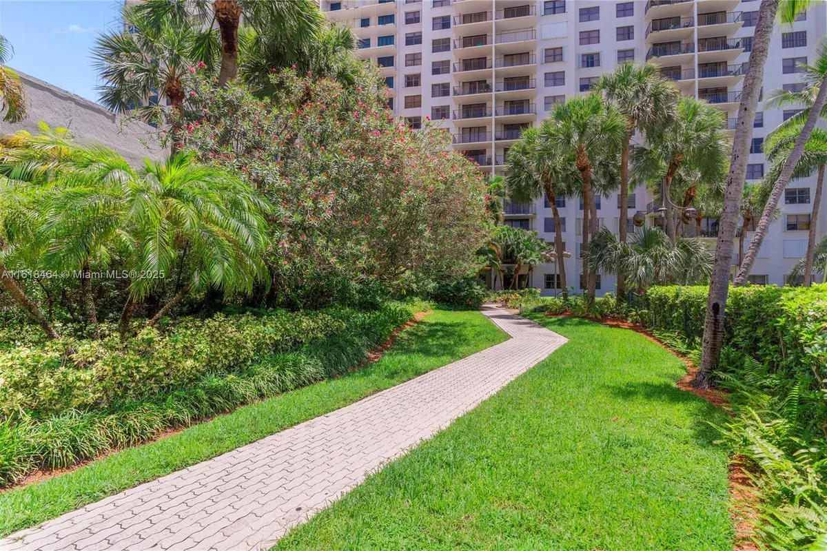 18181 NE 31st Ct # 2202, Aventura FL 33160