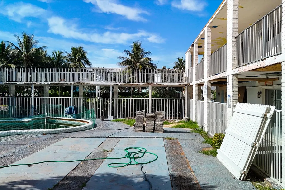 115 Inlet Way, Palm Beach Shores FL 33404