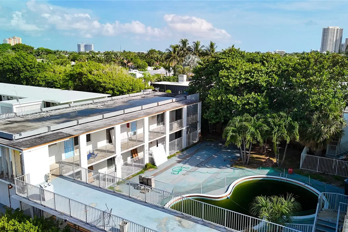 115 Inlet Way, Palm Beach Shores FL 33404