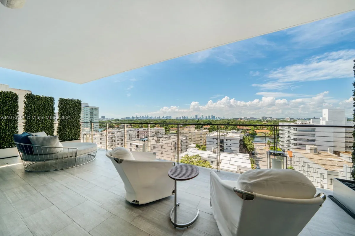 3651 Collins Ave # 800, Miami Beach FL 33140
