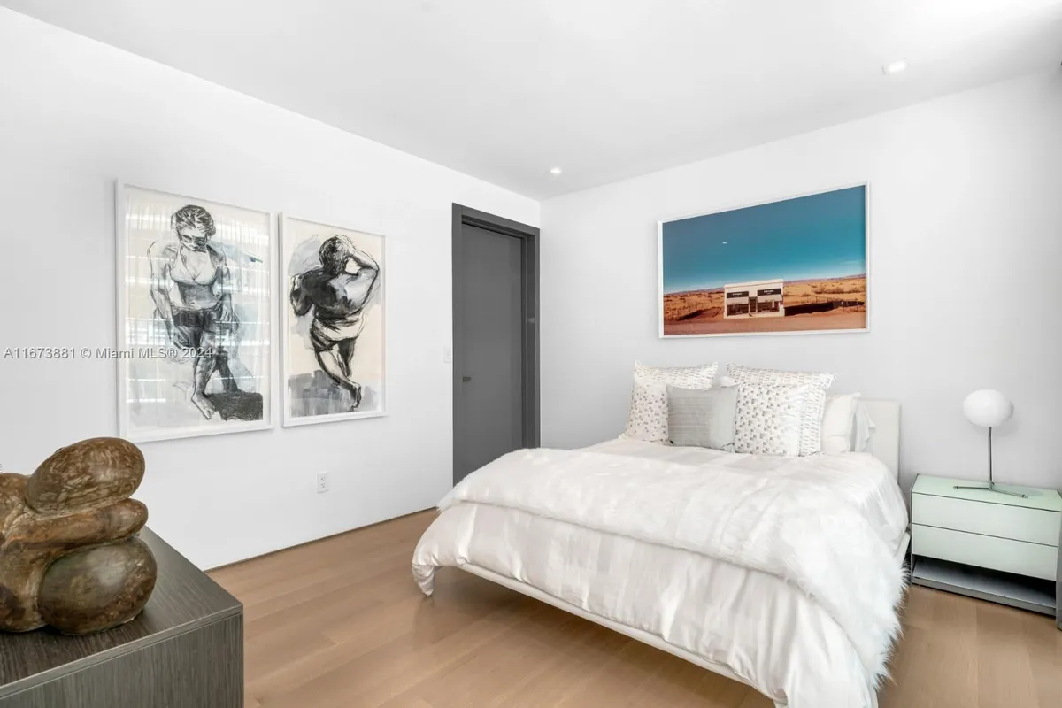 3651 Collins Ave # 800, Miami Beach FL 33140