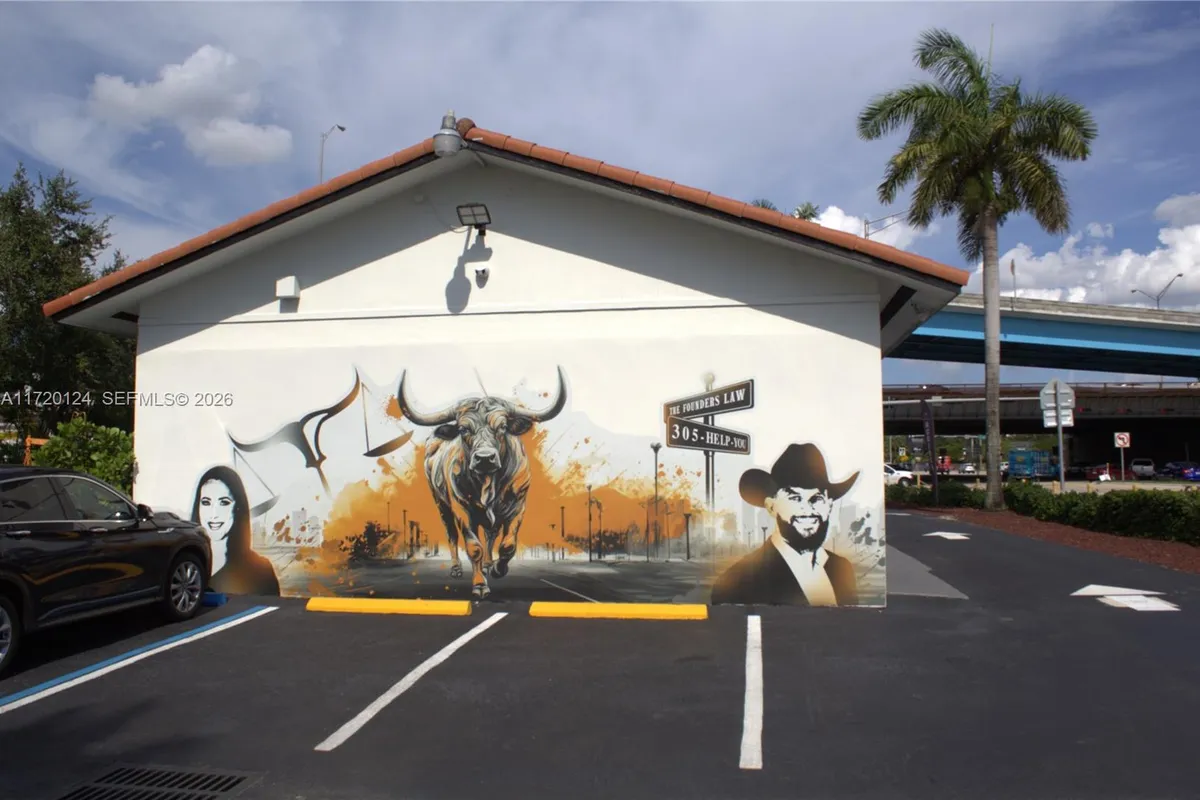 7701 NW 103rd St, Hialeah Gardens FL 33016