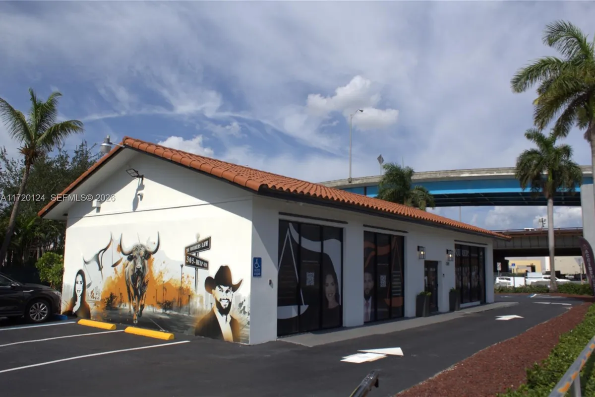 7701 NW 103rd St, Hialeah Gardens FL 33016