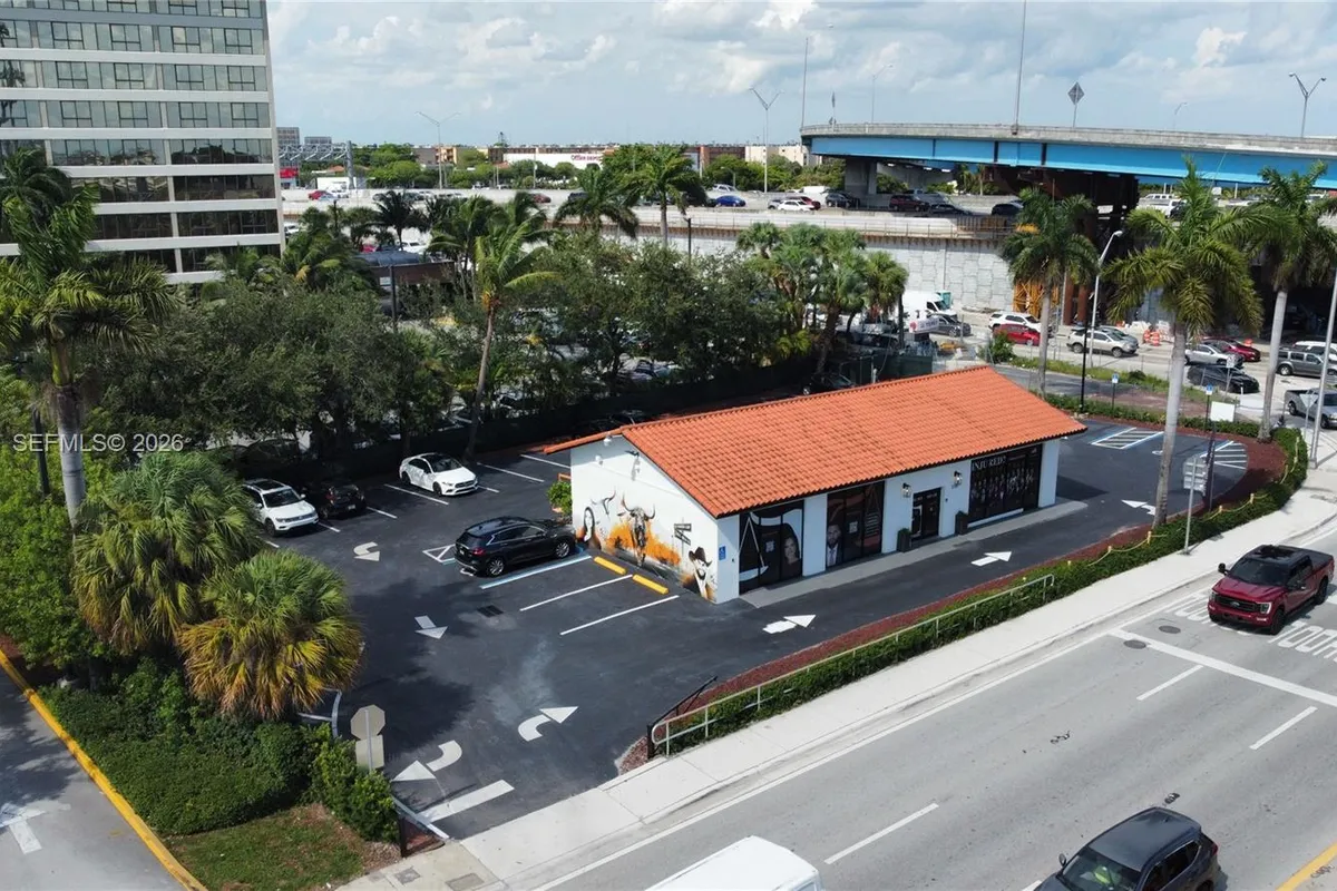 7701 NW 103rd St, Hialeah Gardens FL 33016