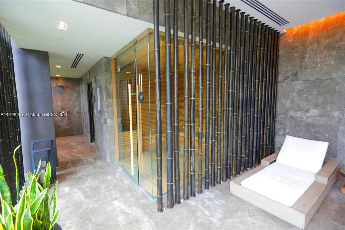 480 NE 31 St # 2007, Miami FL 33137