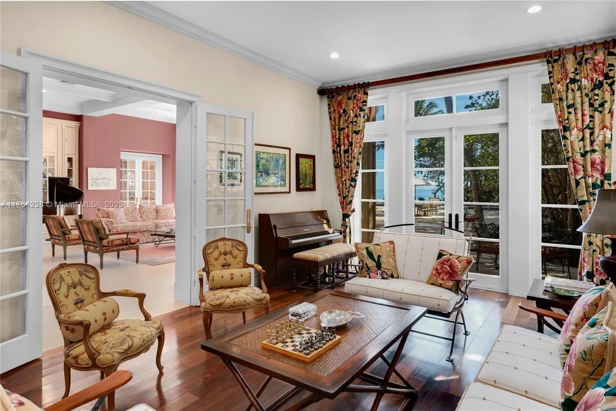 1091 Hillsboro Mile, Hillsboro Beach FL 33062